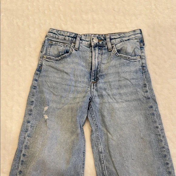 Classic Light Blue Denim Jeans - Picture 2 of 5